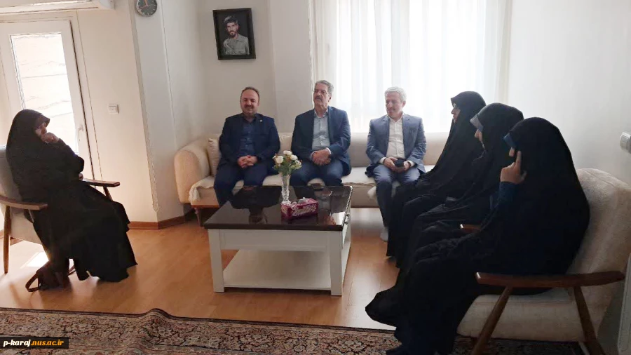 همزمان با گرامی‌داشت روز شهدا:

دیدار و گفت‌وگوی رئیس دانشگاه ملی مهارت با خانواده معزز شهدای گرانقدر، شهید کاتوزیان و شهیدان علی و فرهاد شاهچراغی 2