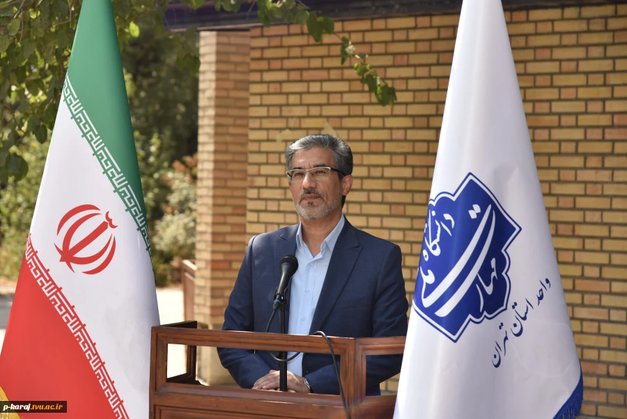 با حضور سرپرست دانشگاه ملی مهارت صورت گرفت؛
آیین اهتزاز پرچم جمهوری اسلامی ایران و طنین سرود ملی در آغاز سال تحصیلی جدید در دانشکده ملی مهارت انقلاب اسلامی تهران 2